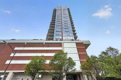 Beach Condo For Sale in Chicago, Illinois