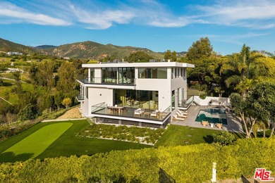 Beach Home For Sale in Malibu, California