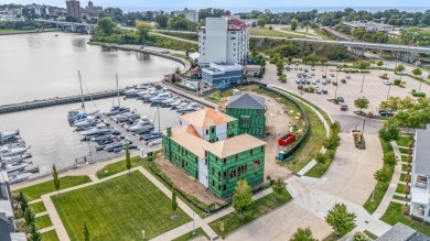 Beach Condo Active Under Contract in Saint Joseph, Michigan