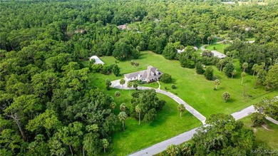 Beach Home For Sale in Crystal River, Florida