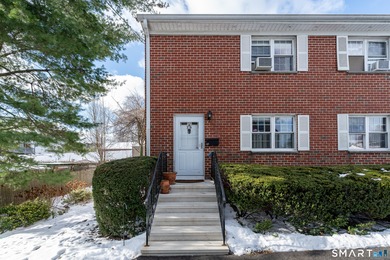 Beach Townhome/Townhouse Active Under Contract in Stamford, Connecticut