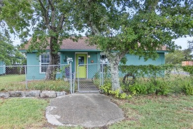 Beach Home For Sale in Rockport, Texas