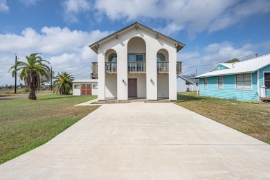 Beach Home For Sale in Rockport, Texas