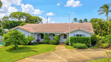 Beach Home For Sale in Boynton Beach, Florida