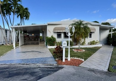 Beach Home For Sale in Deerfield Beach, Florida
