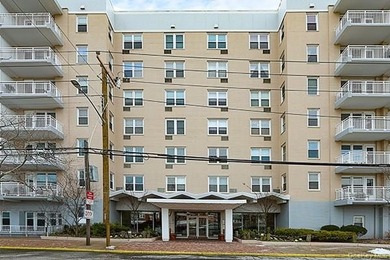 Beach Home For Sale in Long Beach, New York