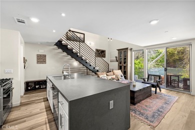 Beach Condo For Sale in Laguna Beach, California