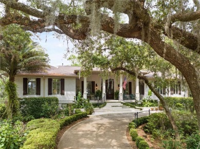 Beach Home For Sale in Saint Simons, Georgia