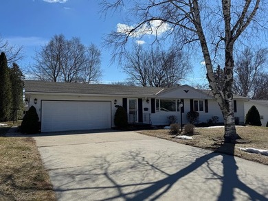 Beach Home For Sale in Sturgeon Bay, Wisconsin