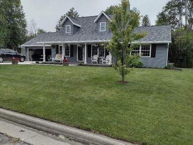 Beach Home For Sale in Sturgeon Bay, Wisconsin