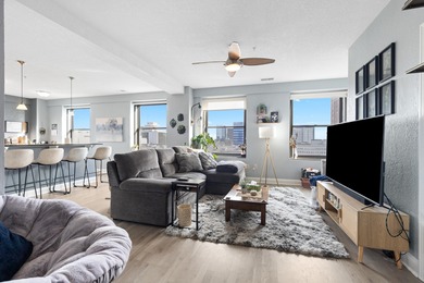 Beach Condo For Sale in Milwaukee, Wisconsin