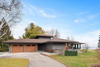 Beach Home For Sale in Grafton, Wisconsin