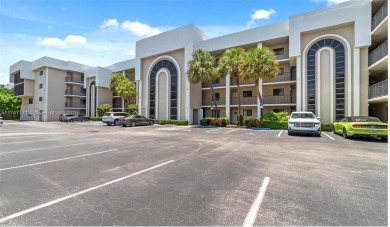 Beach Condo For Sale in South Palm Beach, Florida
