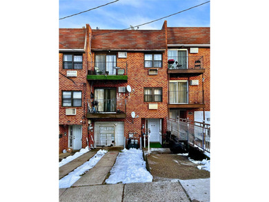 Beach Home For Sale in College Point, New York