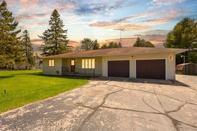 Beach Home For Sale in Sturgeon Bay, Wisconsin