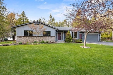 Beach Home For Sale in Sturgeon Bay, Wisconsin
