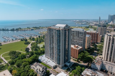 Beach Condo For Sale in Milwaukee, Wisconsin