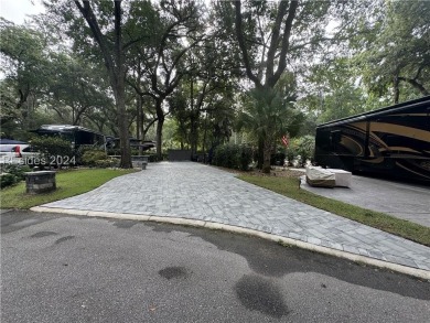 Beach Lot For Sale in Hilton Head Island, South Carolina