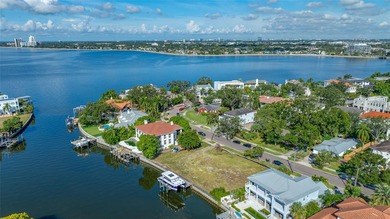 Beach Home For Sale in Tampa, Florida