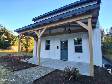 Beach Home For Sale in Wilmington, North Carolina