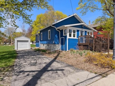 Beach Home For Sale in Sturgeon Bay, Wisconsin
