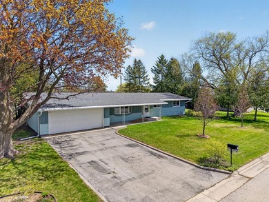Beach Home For Sale in Sturgeon Bay, Wisconsin