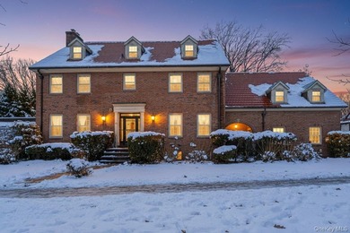 Beach Home For Sale in Forest Hills, New York