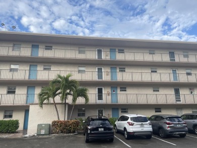 Beach Condo For Sale in Palm Springs, Florida