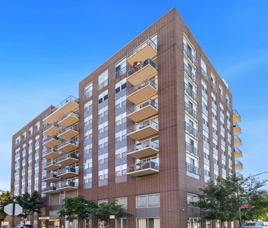 Beach Condo Active Under Contract in Chicago, Illinois