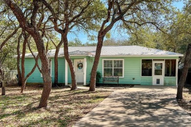 Beach Home Active Under Contract in Rockport, Texas