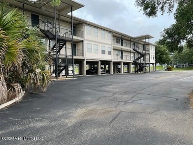 Beach Condo For Sale in Ocean Springs, Mississippi