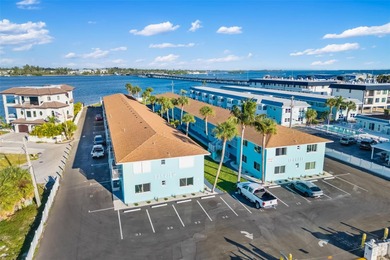 Beach Condo For Sale in Bradenton Beach, Florida