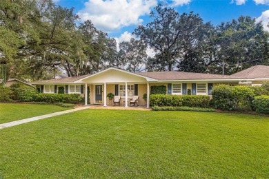 Beach Home For Sale in Saint Simons, Georgia