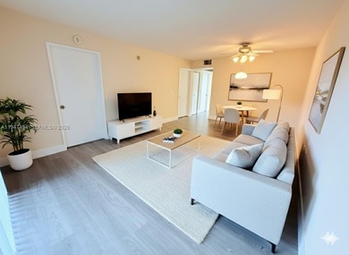 Beach Condo For Sale in Pembroke Pines, Florida