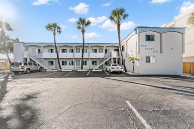 Beach Condo For Sale in Indian Rocks Beach, Florida