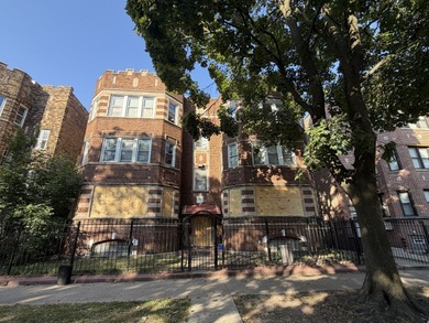 Beach Home For Sale in Chicago, Illinois