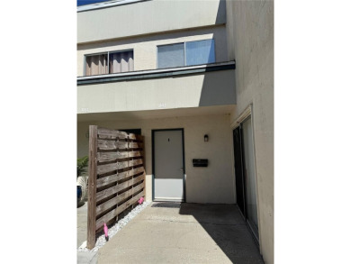 Beach Townhome/Townhouse For Sale in Sarasota, Florida