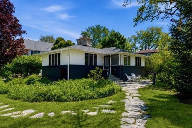 Beach Home Active Under Contract in Highland Park, Illinois
