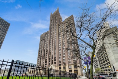 Beach Condo For Sale in Chicago, Illinois