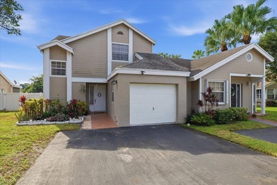 Beach Townhome/Townhouse For Sale in Davie, Florida
