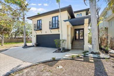 Beach Home For Sale in Sarasota, Florida