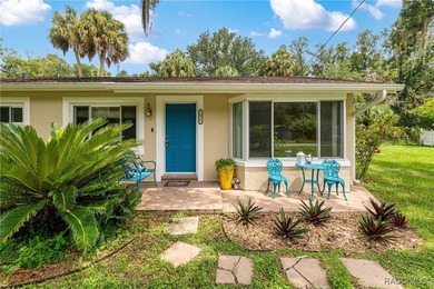 Beach Home For Sale in Crystal River, Florida