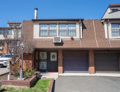 Beach Condo For Sale in College Point, New York