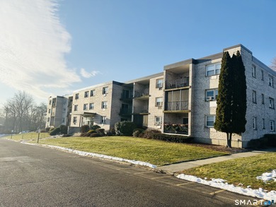 Beach Condo For Sale in Milford, Connecticut