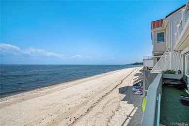 Beach Home For Sale in Bayville, New York