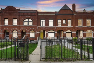 Beach Home For Sale in Chicago, Illinois
