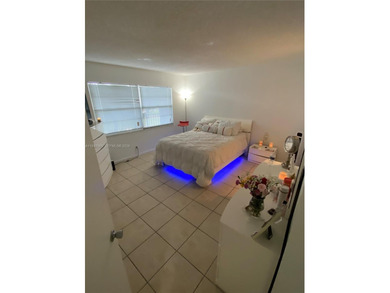Beach Condo For Sale in Pembroke Pines, Florida