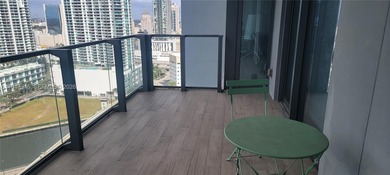 Beach Condo For Sale in Miami, Florida
