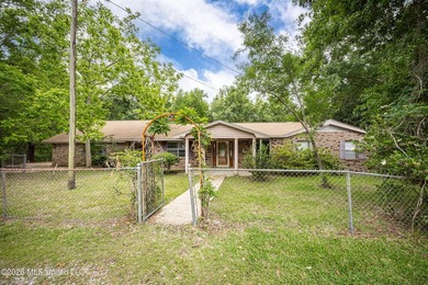 Beach Home For Sale in Ocean Springs, Mississippi