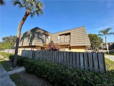 Beach Townhome/Townhouse Sale Pending in West Palm Beach, Florida